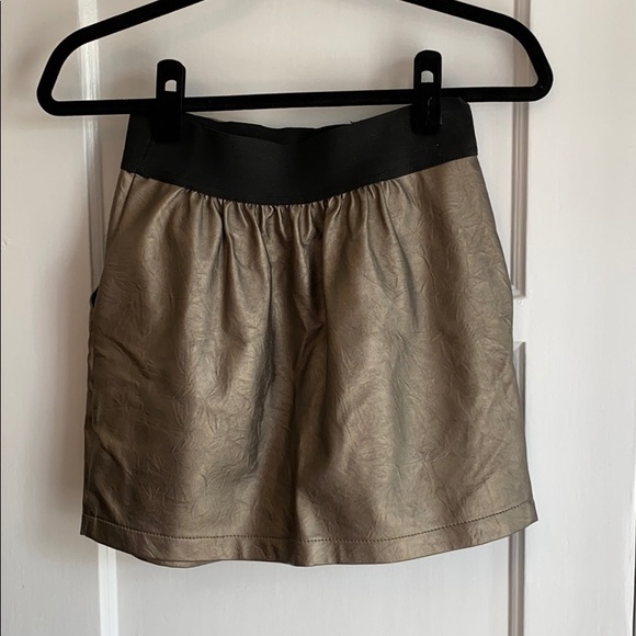 Downsizing - Picture 2 of 2